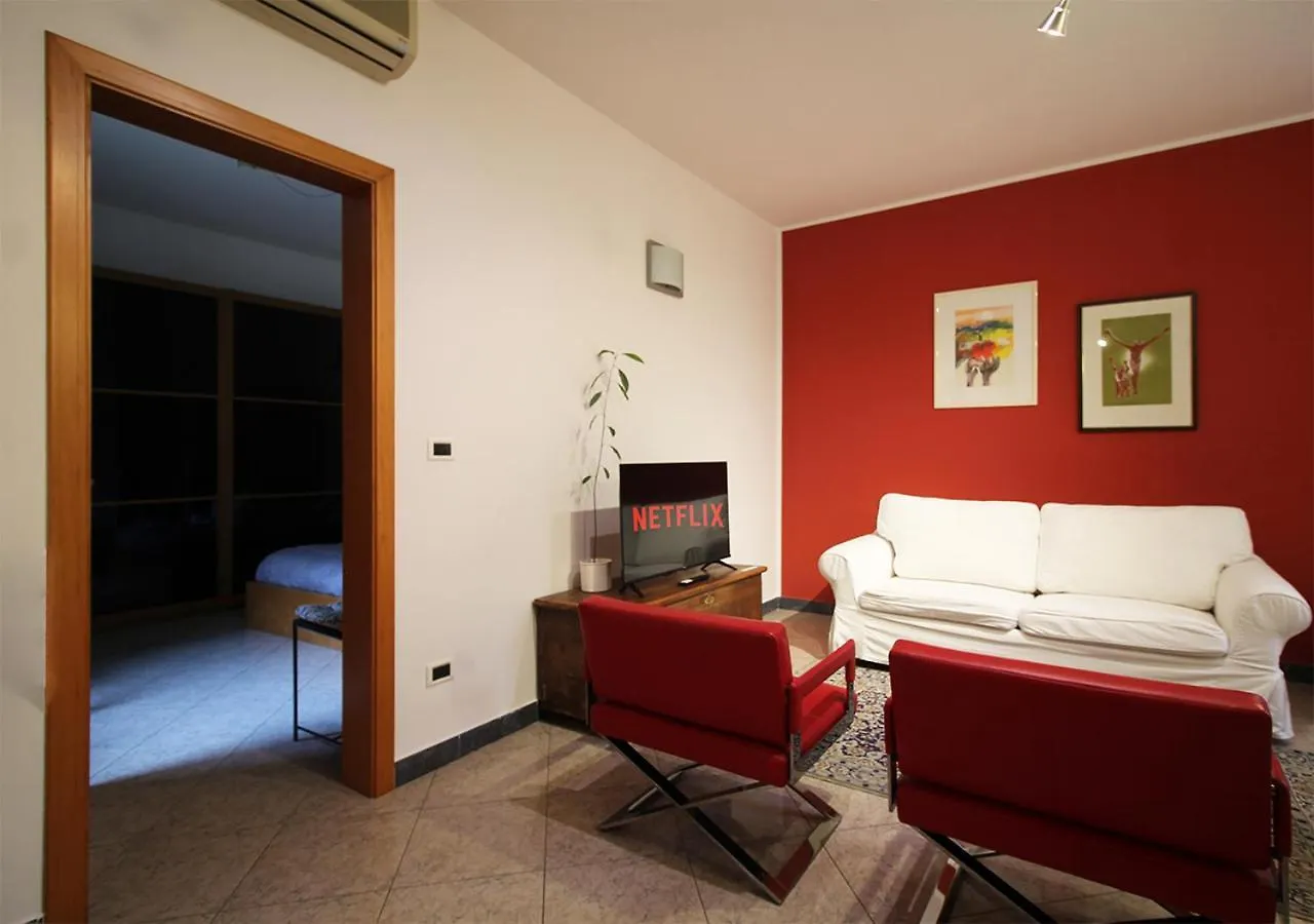 Cozy Apartment In The Heart Of Bolonia 0*,  Italia